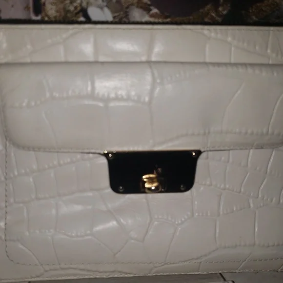 Milly Embossed Cream Lambskin Bag - Picture 2 of 10
